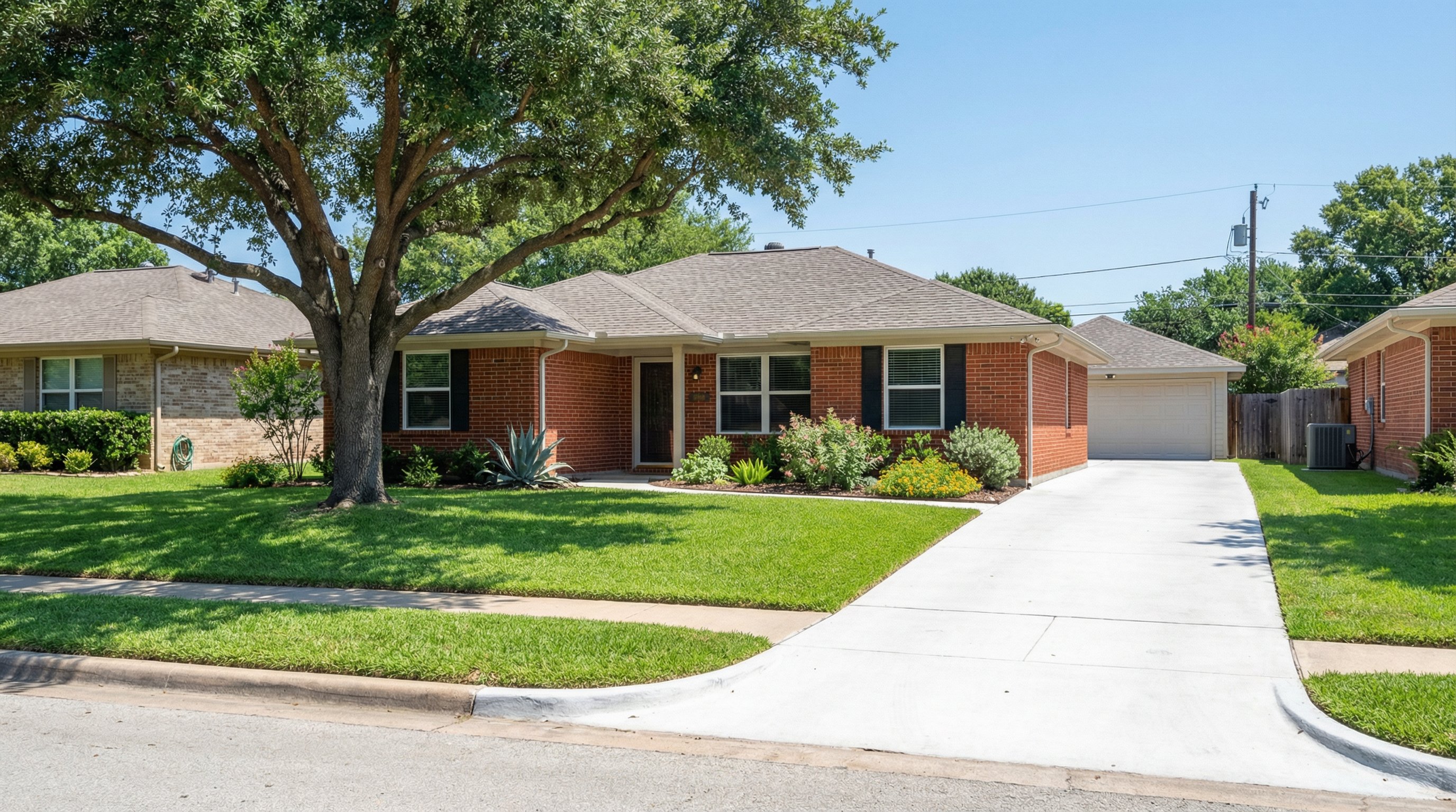 Restored home in Hockley & Rose Hill, TX by MaxResto